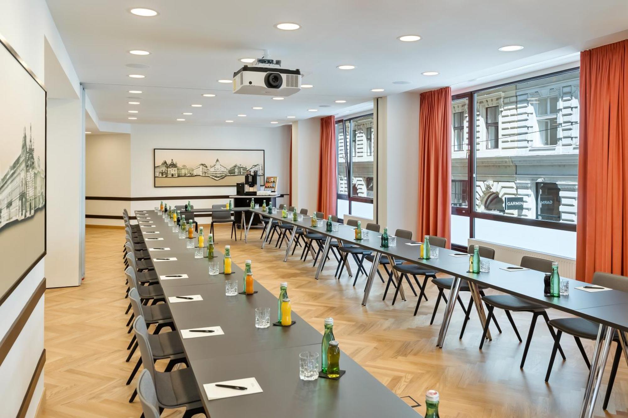 Hotel Astoria Vienna, Curio Collection By Hilton 4*